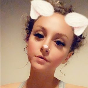 Meet your Posher, Alyssa